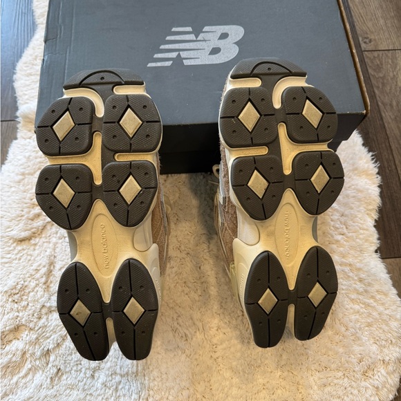 New Balance9060 'Driftwood Stone Pink Sea Salt' - Picture 4 of 13